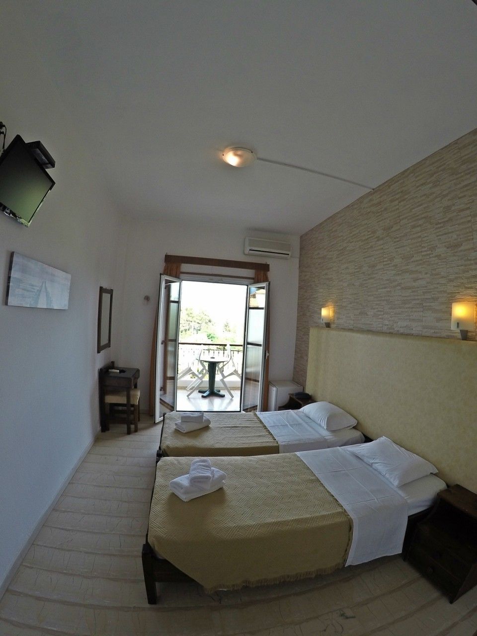 Tina Hotel Limni  Стая снимка